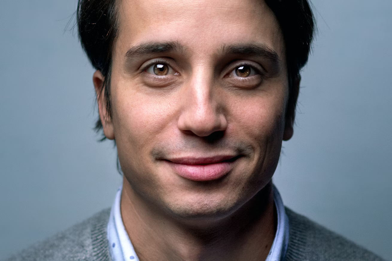 photo-1500648767791-00dcc994a43e